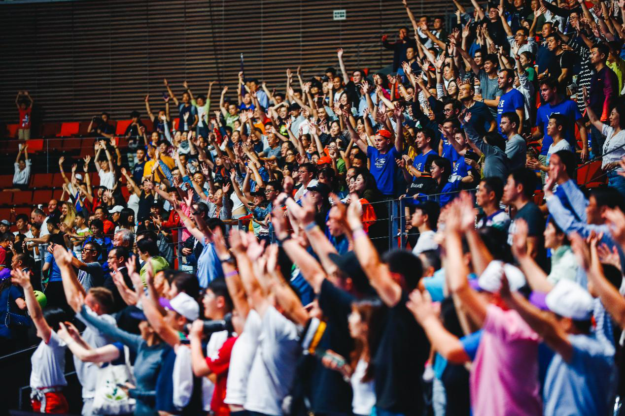 开云体育-浓眉哥回归赛场，败北首场状态亮眼，美国队观众沸腾！的简单介绍